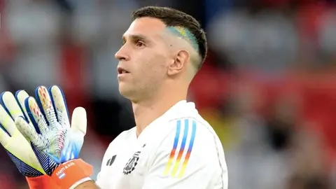 Qatar 2022: Dibu Martínez impone moda en la Argentina con su nuevo look