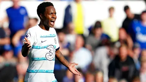 Sterling sobre el Man City en su presentación con Chelsea: "No podía permitirme perder el tiempo"