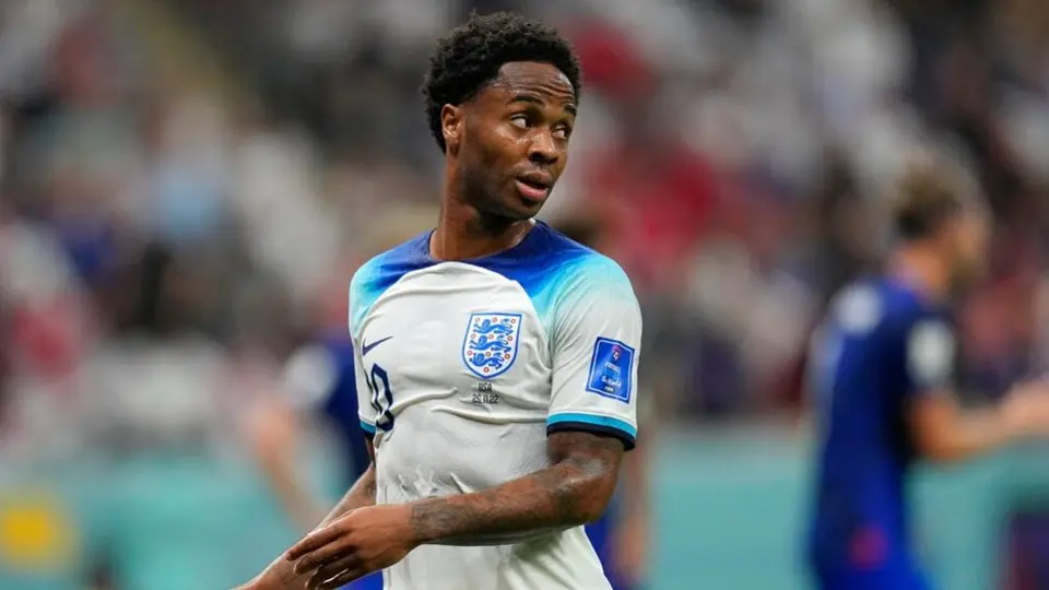 Qatar 2022: Sterling dejó la Selección de Inglaterra; su familia sufrió un asalto a mano armada