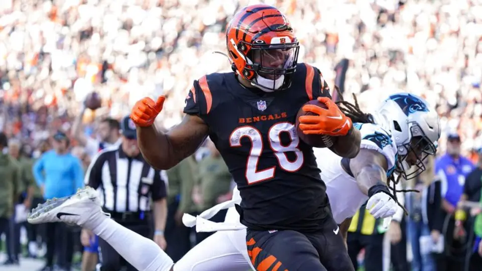 NFL: Joe Mixon comanda victoria de Bengals sobre Panthers con cinco touchdowns