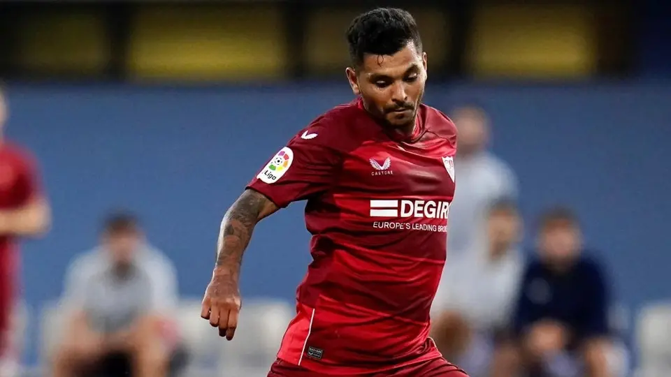 Tecatito Corona: Gol del mexicano en la victoria del Sevilla ante Angers