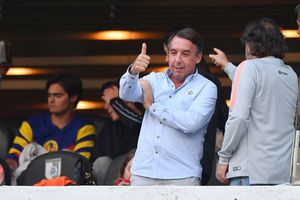 Emilio Azcárraga convivió con afición de América en Qatar durante el Mundial