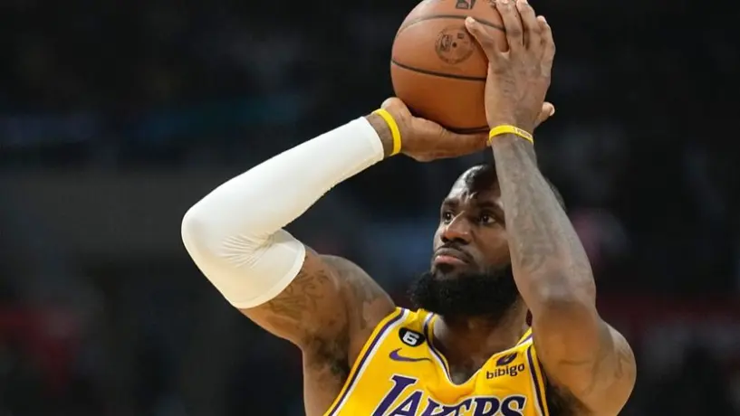 LeBron James salió en defensa de Kyrie Irving: "Pidió perdón y debería poder jugar"