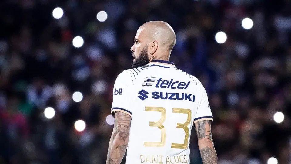 Pumas: Dani Alves recibió documento migratorio para poder trabajar en México