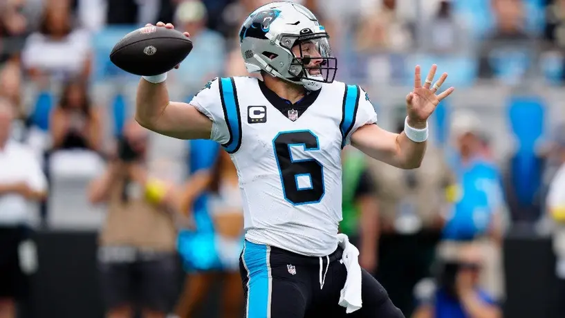 Baker Mayfield, quarterback de los Carolina Panthers, fuera al menos un par de semanas por esguince