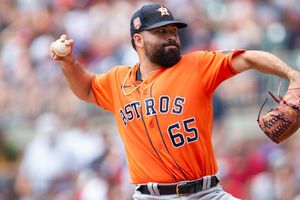 José Urquidy: Mexicano guía a Astros en victoria sobre Braves; Ozuna fue abucheado