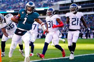 NFL: Con Jalen Hurts imparable, Philadelphia aplastó a los Titans de Tennessee