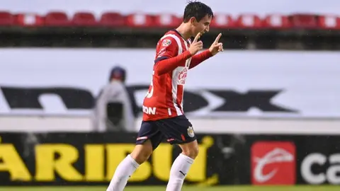 Chivas: Pérez Bouquet se lució con golazo en su primer tanto en Primera División