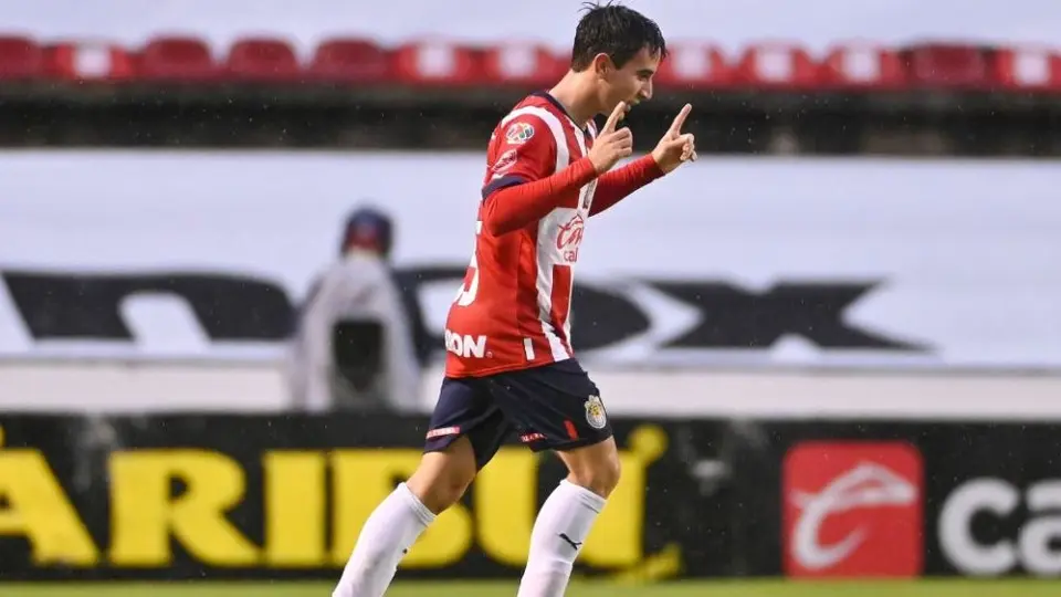 Chivas: Pérez Bouquet se lució con golazo en su primer tanto en Primera División