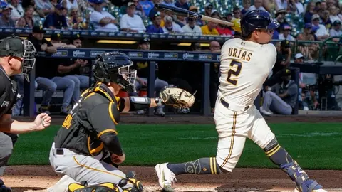 Luis Urías: Impulsó carrera en victoria de Brewers ante Pirates