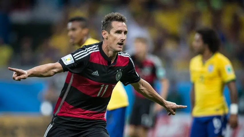 Miroslav Klose celebra su gol 16 en Mundiales | MEXSPORT