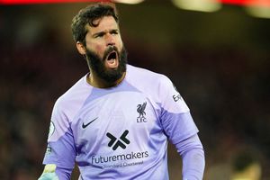 Liverpool: 'Osote' entre Joe Gomez y Alisson cobró el primer gol en contra de los Reds