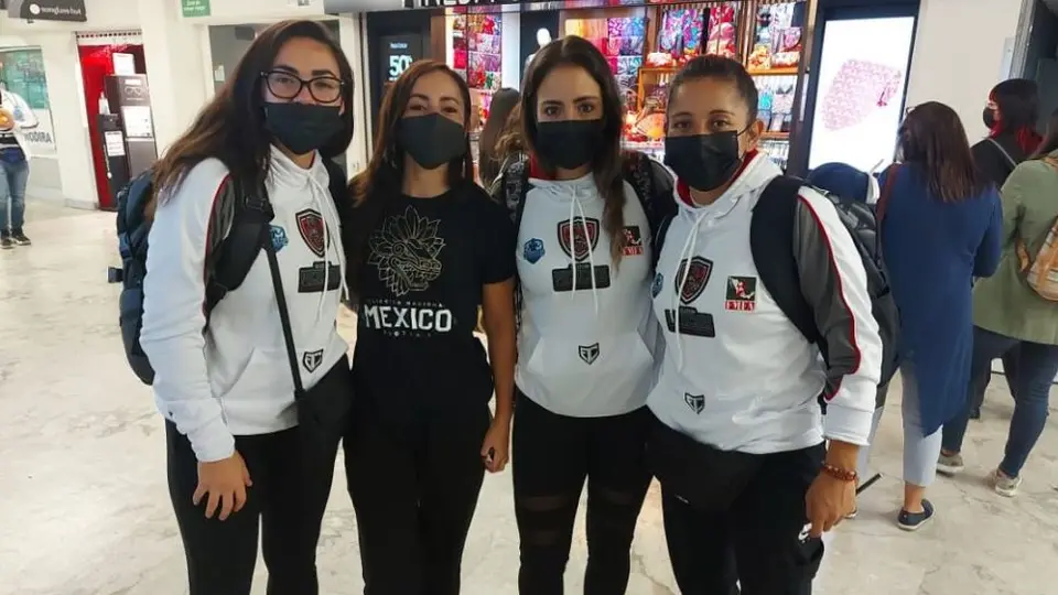 Futbol Americano Femenil: Parte del equipo mexicano partió rumbo al Mundial en Finlandia