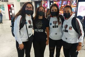Futbol Americano Femenil: Parte del equipo mexicano partió rumbo al Mundial en Finlandia