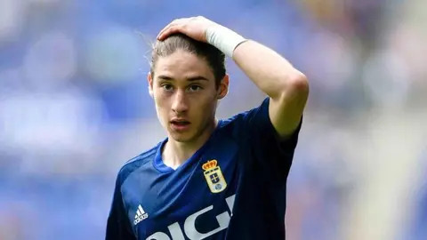 Marcelo Flores: Se aventó una joya de gol en el entrenamiento del Real Oviedo