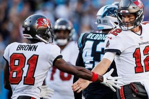 Antonio Brown criticó a Tom Brady: ‘Manipula el juego y obtiene 14 días de descanso’