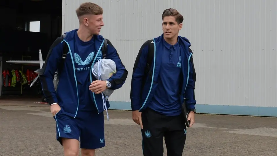 Santi Muñoz: Hará pretemporada con el primer equipo del Newcastle en Lisboa