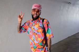Dani Alves: ¿Cuánto cuesta el outfit 'estilo Jorge Campos’ con el que arribó a CU?