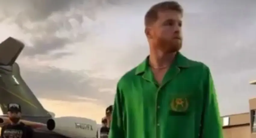 Canelo Álvarez: ¿Cuánto cuesta el lujoso outfit con el que llegó a Las Vegas?