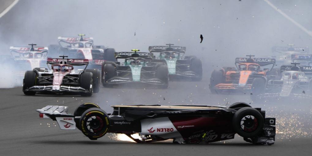 F1: Revive las impactantes imágenes que dejó el accidentado inicio del GP de Gran Bretaña