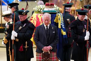 Reina Isabel II: Ataúd llegó al Palacio de Buckingham