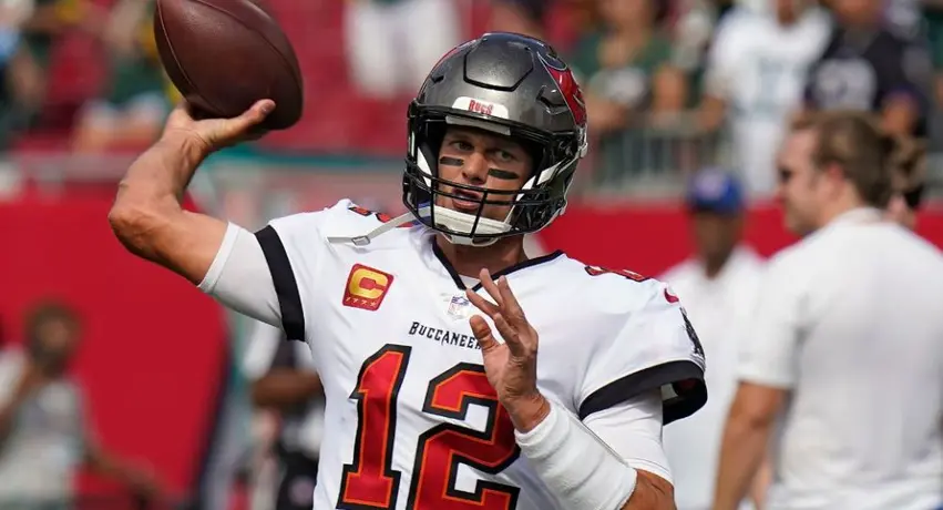 Tom Brady: Utilizó una playera emotiva previo al partido ante los Packers