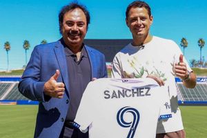 Hugo Sánchez se encontró con Chicharito Hernández en las instalaciones del LA Galaxy