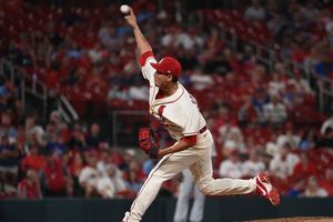 Giovanny Gallegos: Mexicano sacó tres últimos outs en victoria de Caridnals sobre Cubs