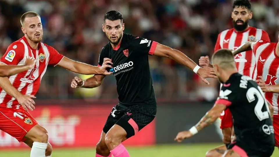 Tecatito Corona: Sevilla cayó ante Almería; Lopetegui no logra encontrarse con la victoria