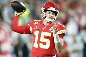 NFL: Patrick Mahomes presumió nuevo tatuaje en la pierna
