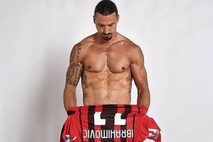 Ibrahimovic presumió su imponente físico en redes sociales: “Una raza diferente”