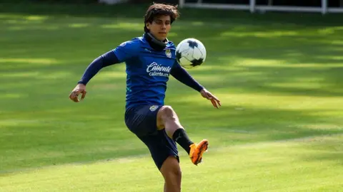 Chivas: JJ Macías ilusiona a la afición al ya realizar trabajos de cancha