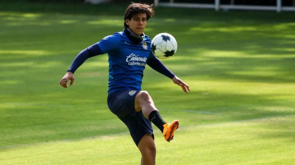 Chivas: JJ Macías ilusiona a la afición al ya realizar trabajos de cancha