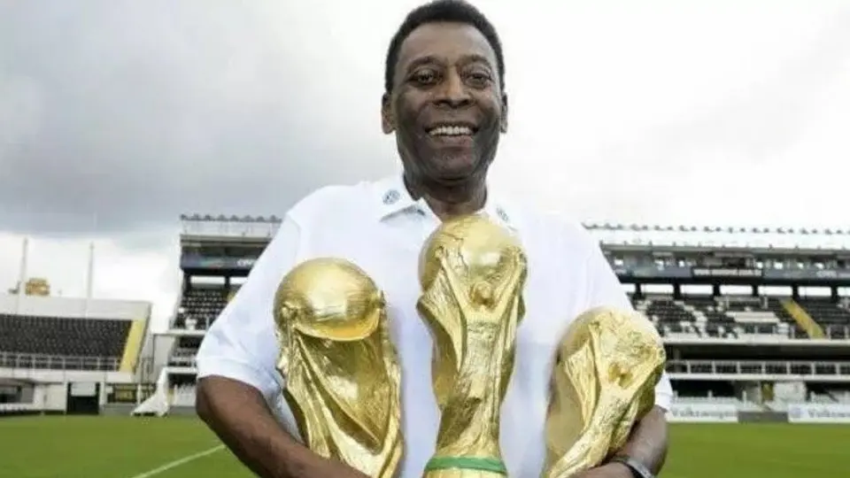 Pelé tras la tragedia en estadio de Indonesia: "La violencia no combina con el deporte"