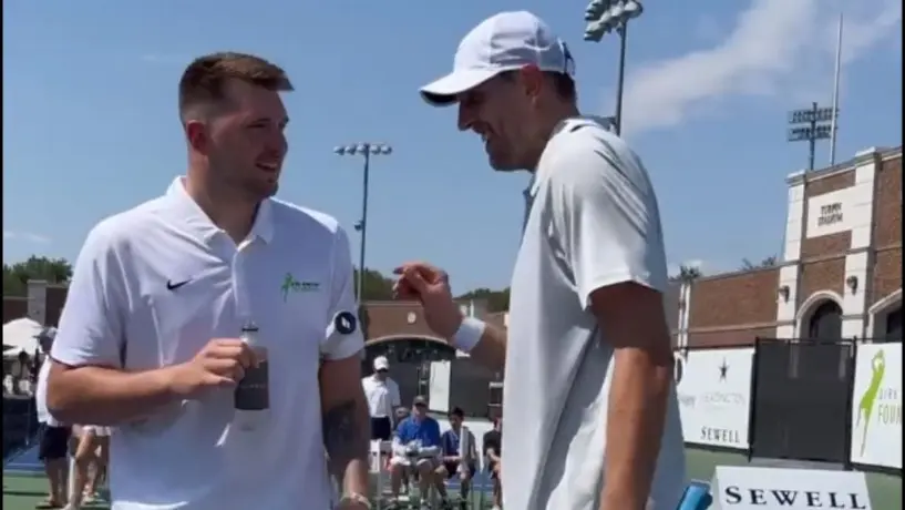 Luka Doncic y Dirk Nowitzki se enfrentan 1 a 1... ¡en tenis!