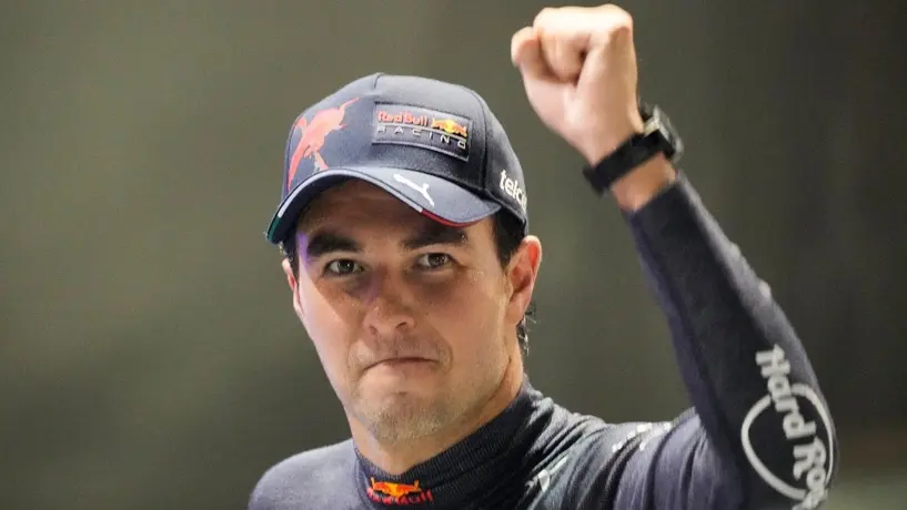 Checo Pérez: Canelo Álvarez mandó contundente mensaje al piloto tras ganar en Singapur
