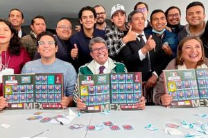 Senadores organizaron un intercambio de estampitas del álbum del Mundial