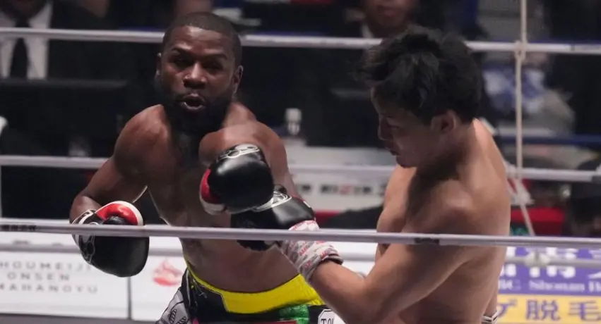 Floyd Mayweather: Derrotó sin complicaciones a Asakura en pelea de exhibición