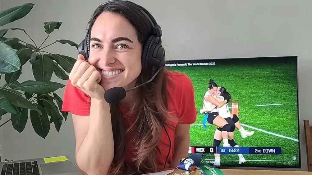 Rebeca Landa, analista y narradora de NFL | IG | @LAREBECALANDA