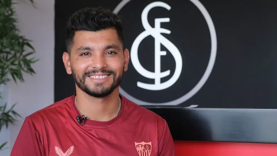 Tecatito Corona: 'Quiero ser más yo, dejar de lado el nerviosismo de cuando llegué a Sevilla'