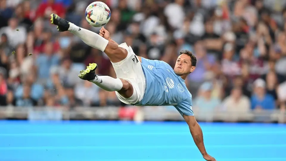 Chicharito Hernández: Captado entonando el Himno Nacional de México previo al All-Star Game