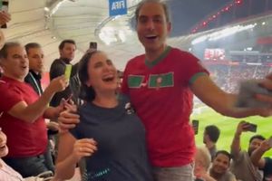 Croacia vs Marruecos: Aficionado le propuso matrimonio a su pareja en pleno partido