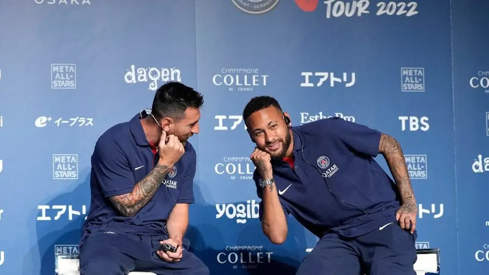 VIDEO: Messi sirvió de traductor a Neymar tras falla de tecnología en Japón