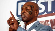 Mike Tyson ‘amenazó’ a Canelo: ‘Si se atreve a tocar a Messi, tendré que volver al ring’