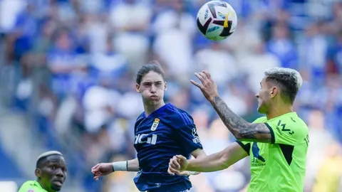 Marcelo Flores y Alonso Aceves, titulares en victoria del Real Oviedo