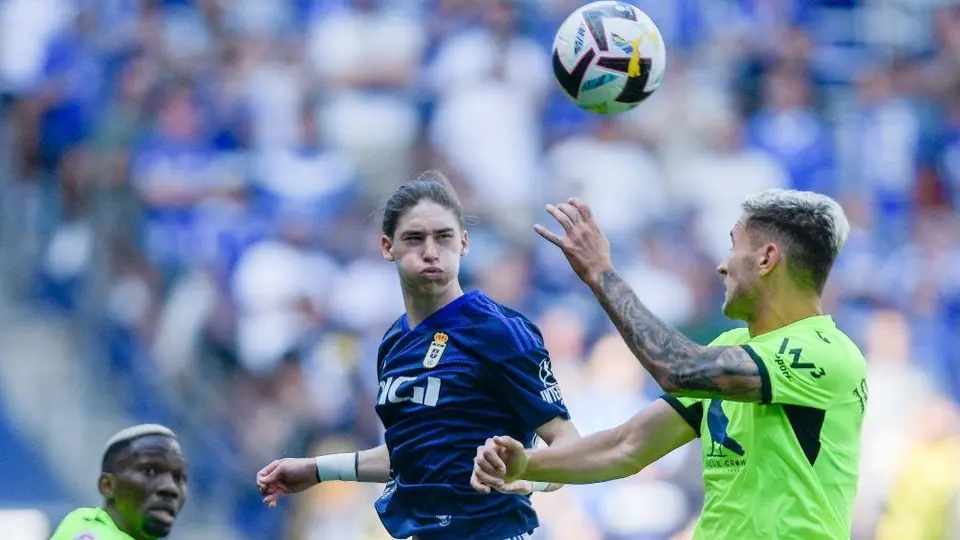 Marcelo Flores y Alonso Aceves, titulares en victoria del Real Oviedo