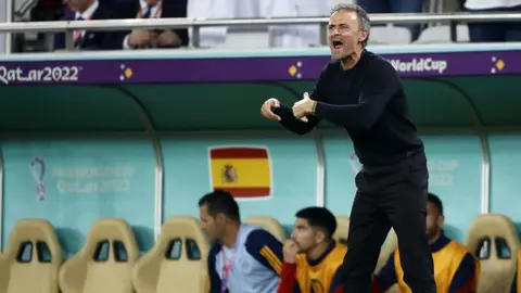 Luis Enrique ‘amenaza’ a su yerno Ferran Torres: ‘Si festeja como embarazo lo saco’