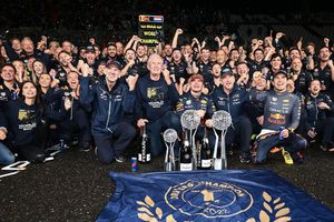 Checo Pérez: "Fue muy intenso, hicimos una buena carrera"