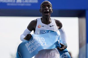 Eliud Kipchoge batió récord mundial tras conquistar maratón de Berlín