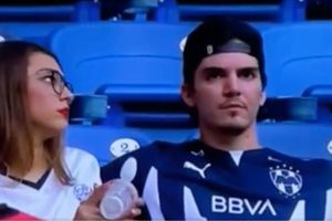 Video: Aparente infidelidad queda al descubierto en juego de Rayados